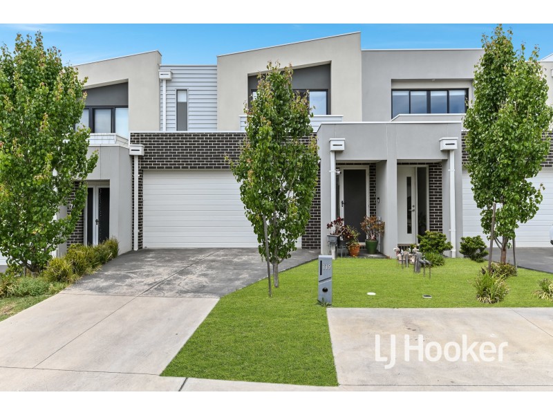 119 Willow Glen Boulevard, Cranbourne VIC 3977