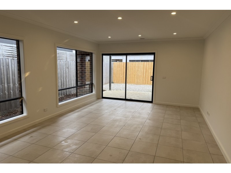 7 Maserati Way, Cranbourne East VIC 3977