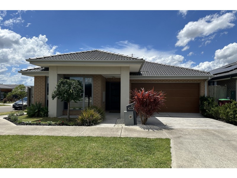 23 Rathberry Circuit, Clyde North VIC 3978