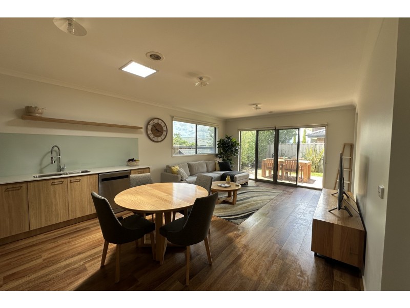 23 Rathberry Circuit, Clyde North VIC 3978