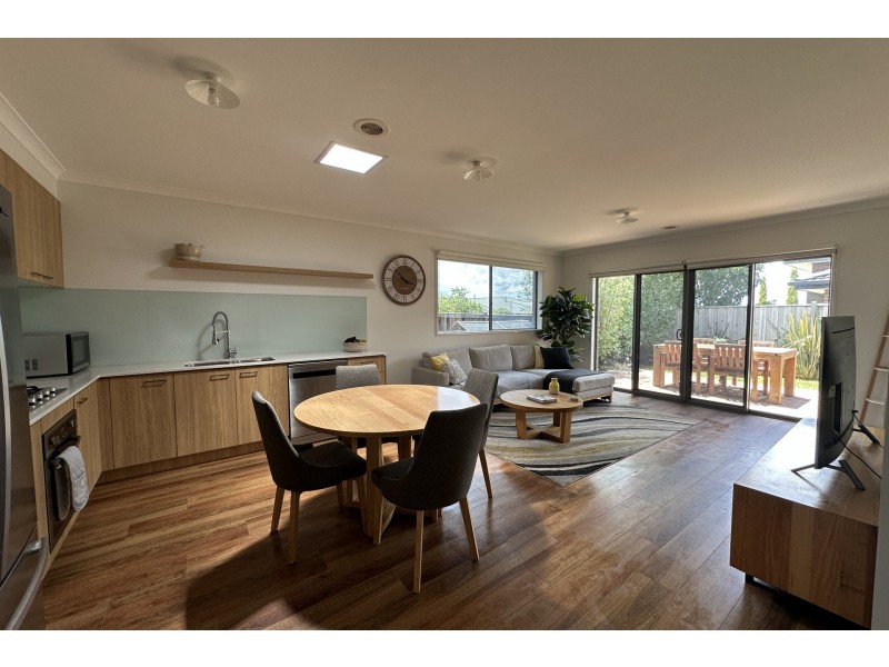 23 Rathberry Circuit, Clyde North VIC 3978