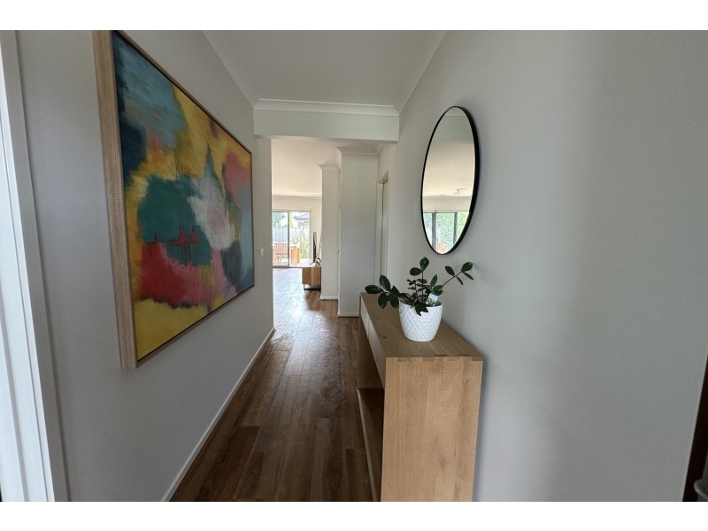 23 Rathberry Circuit, Clyde North VIC 3978