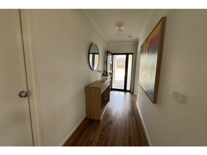 23 Rathberry Circuit, Clyde North VIC 3978
