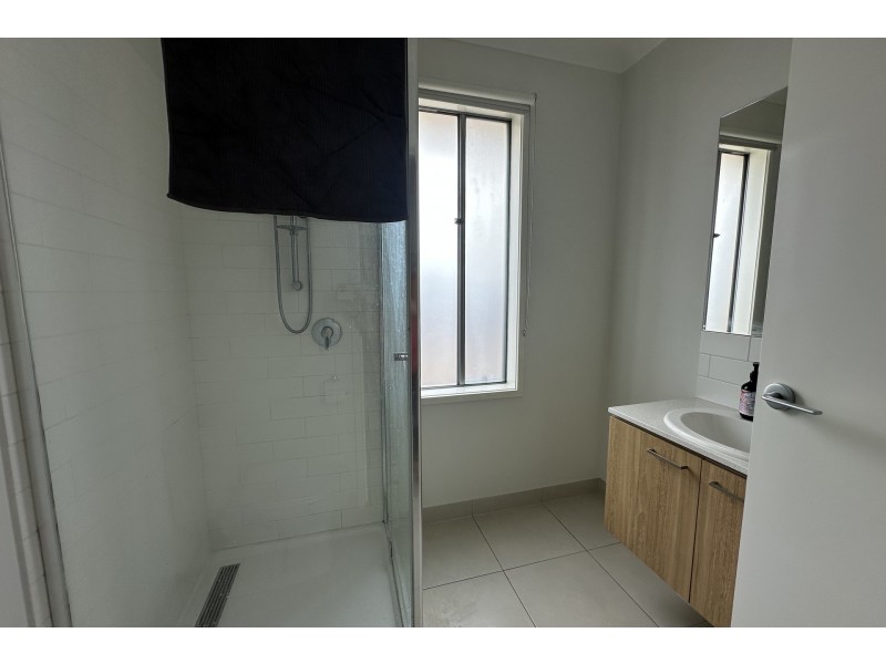 23 Rathberry Circuit, Clyde North VIC 3978