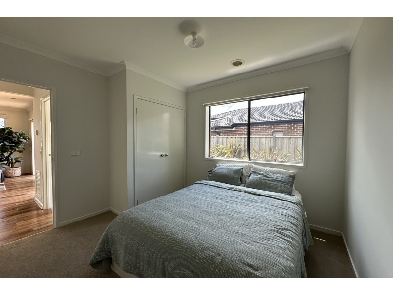 23 Rathberry Circuit, Clyde North VIC 3978