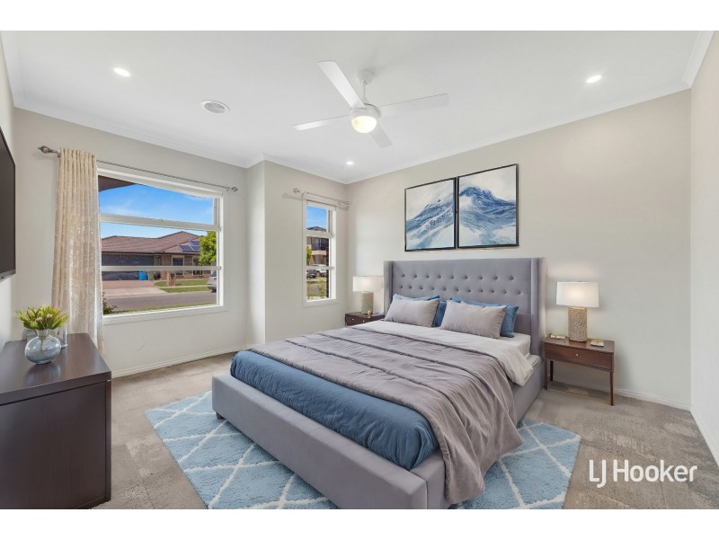 16 Bankton Avenue, Cranbourne East VIC 3977