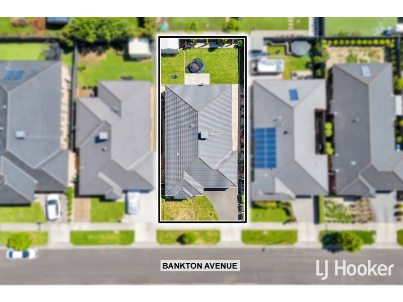 16 Bankton Avenue, Cranbourne East VIC 3977