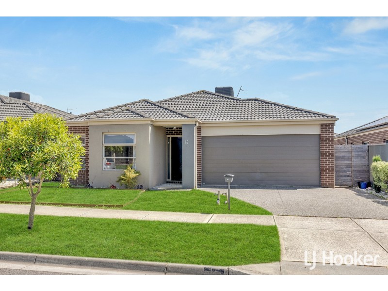 16 Bankton Avenue, Cranbourne East VIC 3977