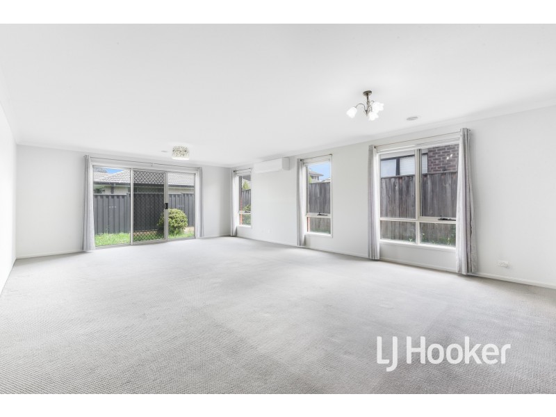 15 Wodalla Place, Lyndhurst VIC 3975
