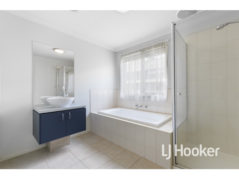 15 Wodalla Place, Lyndhurst VIC 3975