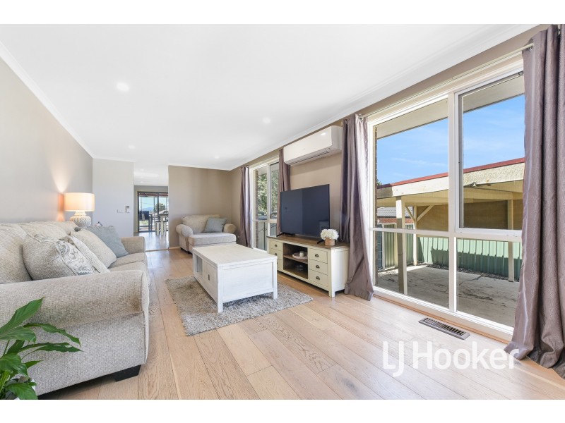 35 Huntington Drive, Hampton Park VIC 3976