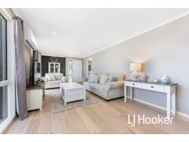 35 Huntington Drive, Hampton Park VIC 3976