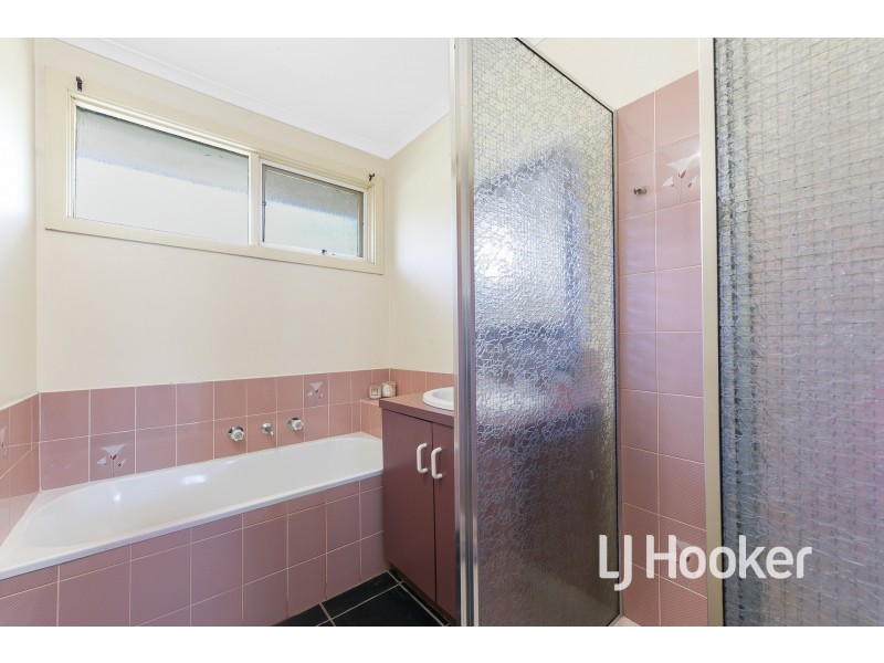 35 Huntington Drive, Hampton Park VIC 3976