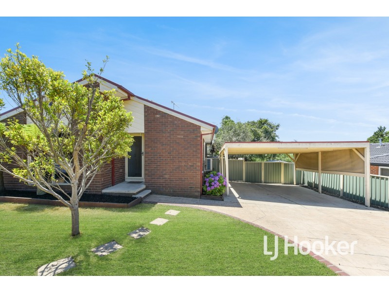 35 Huntington Drive, Hampton Park VIC 3976