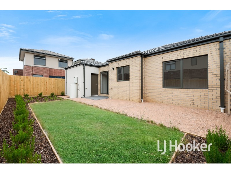 4 Tapas Court, Lynbrook VIC 3975