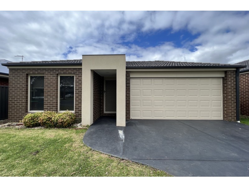45 Elmslie Drive, Cranbourne East VIC 3977