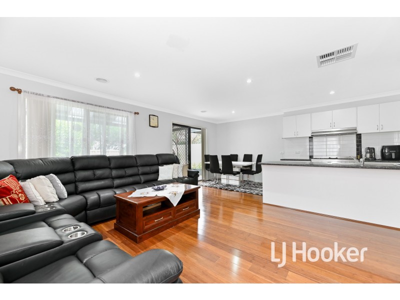 43 The Glade, Hampton Park VIC 3976