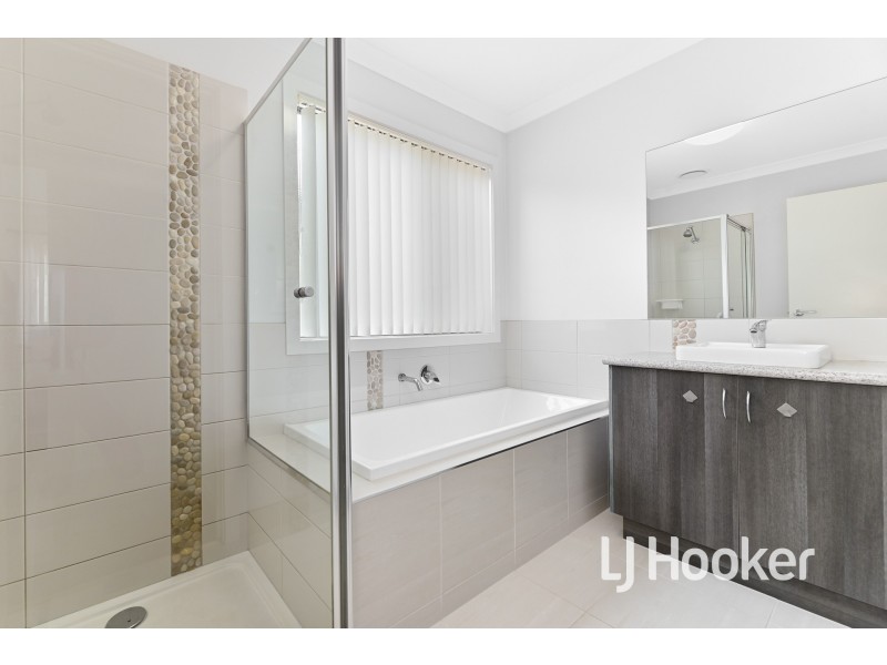 43 The Glade, Hampton Park VIC 3976