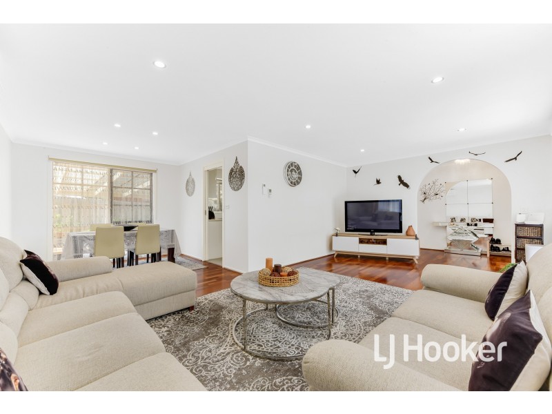 16 Marjoram Close, Hallam VIC 3803