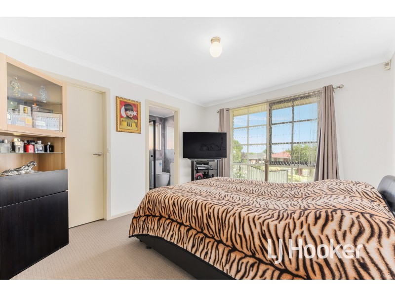 16 Marjoram Close, Hallam VIC 3803