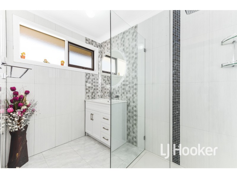 16 Marjoram Close, Hallam VIC 3803