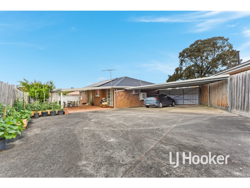 16 Marjoram Close, Hallam VIC 3803