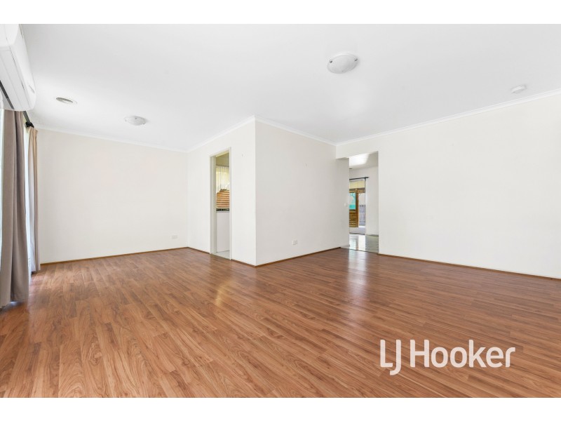 104 Oaktree Drive, Hampton Park VIC 3976