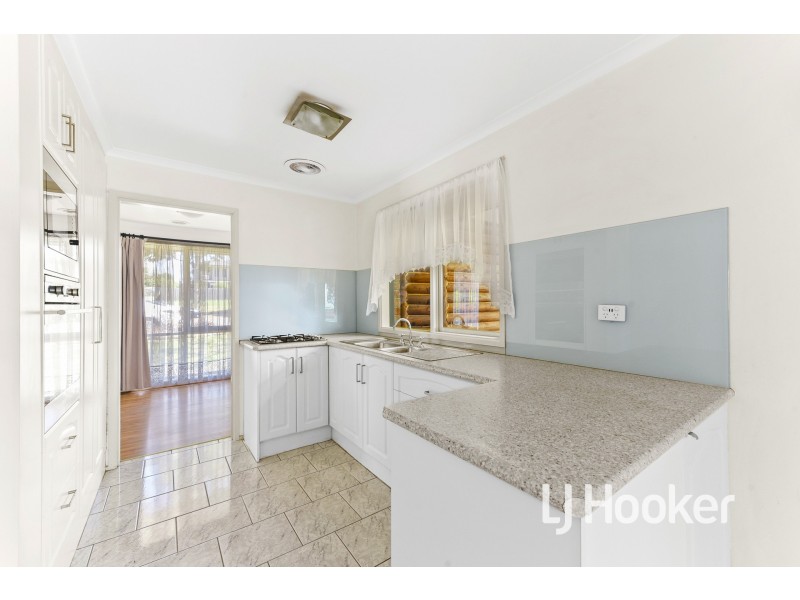 104 Oaktree Drive, Hampton Park VIC 3976