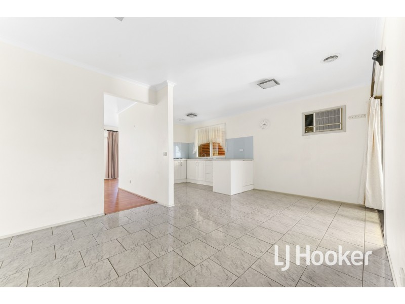104 Oaktree Drive, Hampton Park VIC 3976