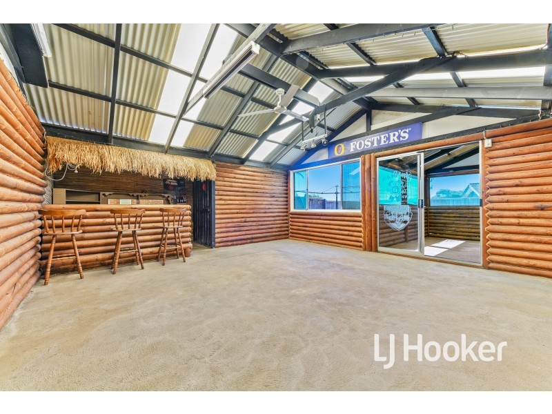 104 Oaktree Drive, Hampton Park VIC 3976