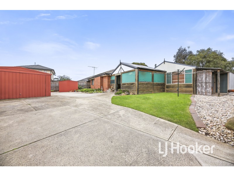 104 Oaktree Drive, Hampton Park VIC 3976