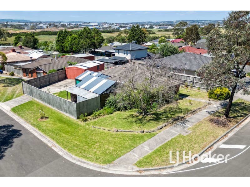 104 Oaktree Drive, Hampton Park VIC 3976