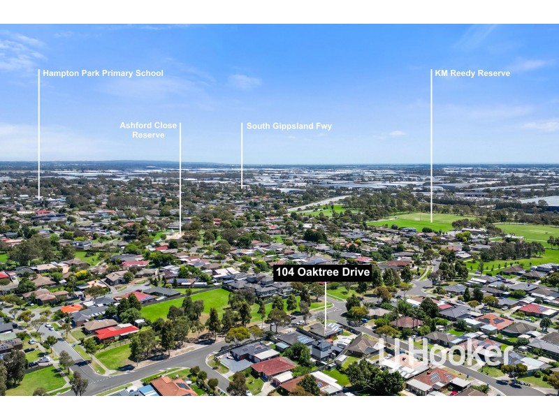 104 Oaktree Drive, Hampton Park VIC 3976