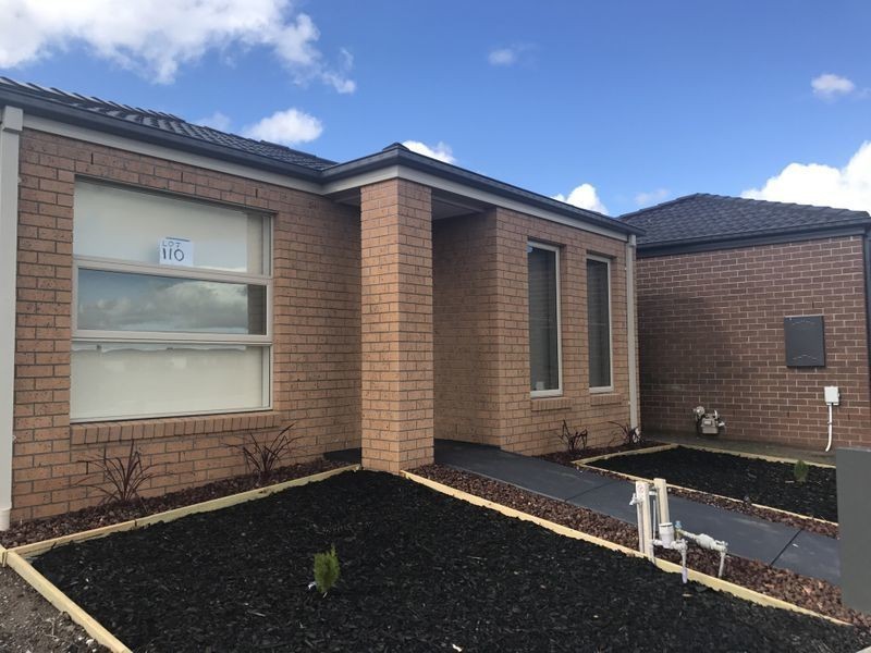 46 Parklink Drive, Cranbourne East VIC 3977