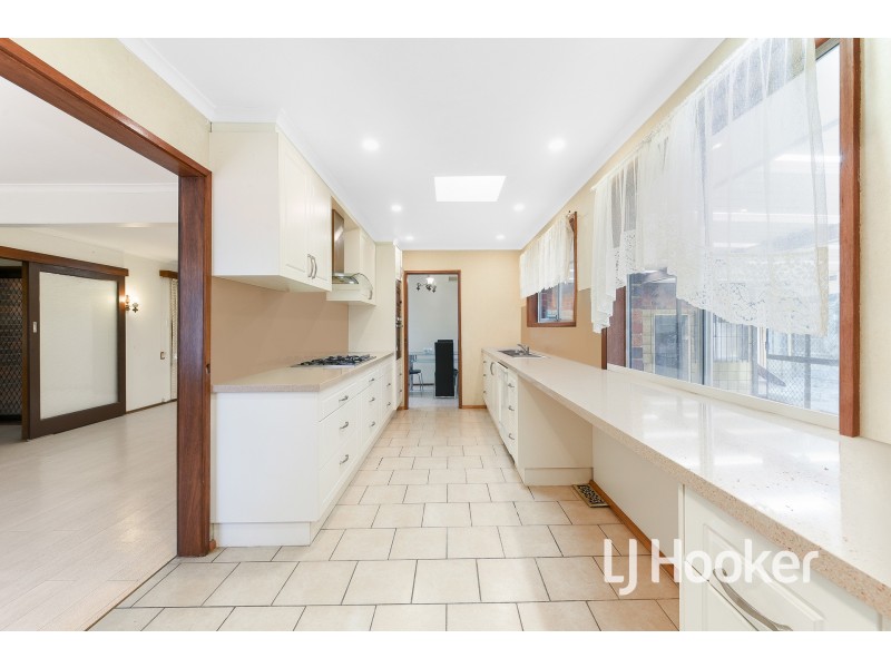 27 Winnima Avenue, Hampton Park VIC 3976