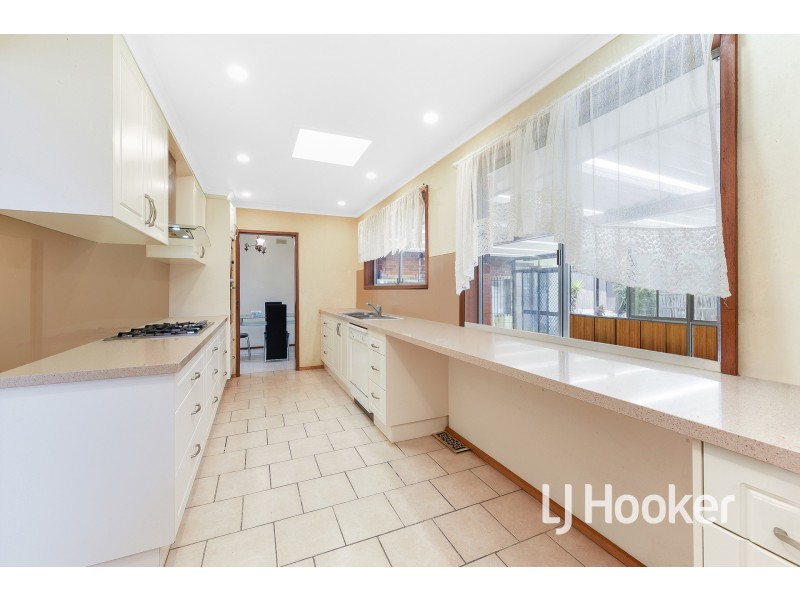 27 Winnima Avenue, Hampton Park VIC 3976