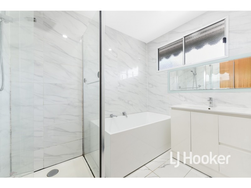 27 Winnima Avenue, Hampton Park VIC 3976