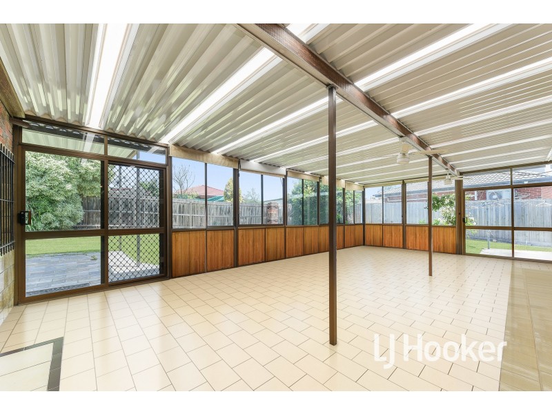 27 Winnima Avenue, Hampton Park VIC 3976