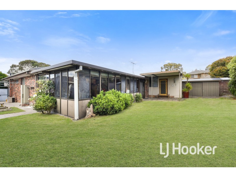 27 Winnima Avenue, Hampton Park VIC 3976