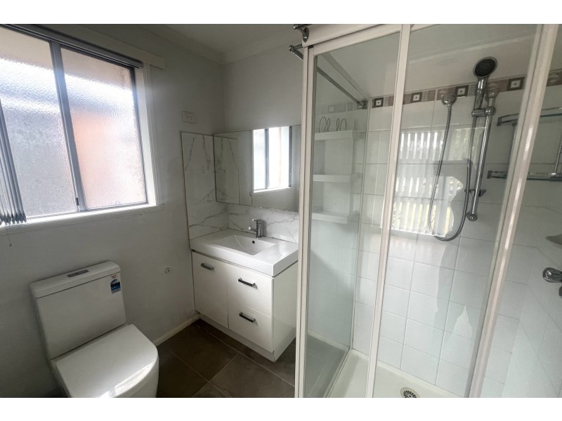 5 Armoy Close, Cranbourne East VIC 3977