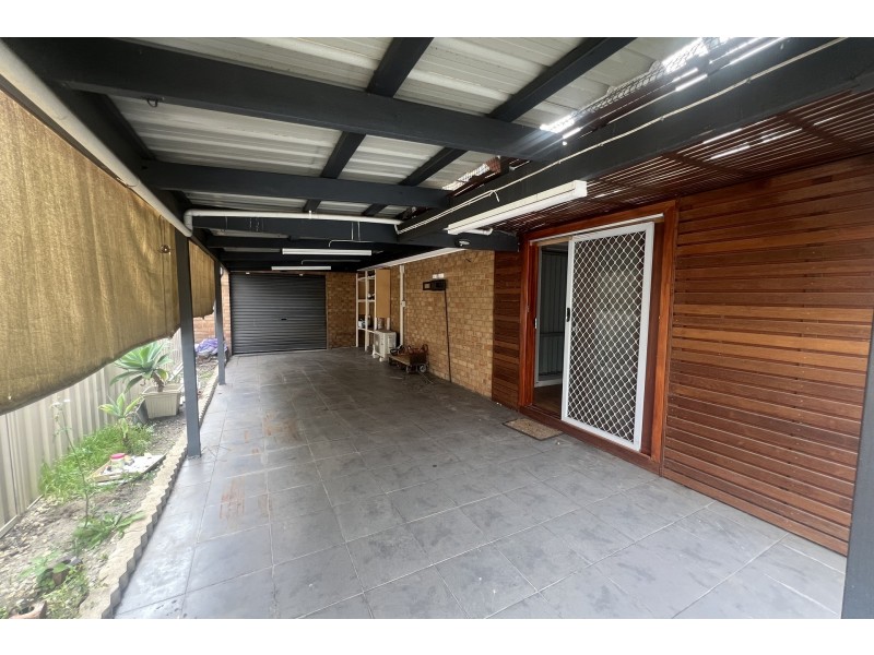 5 Armoy Close, Cranbourne East VIC 3977