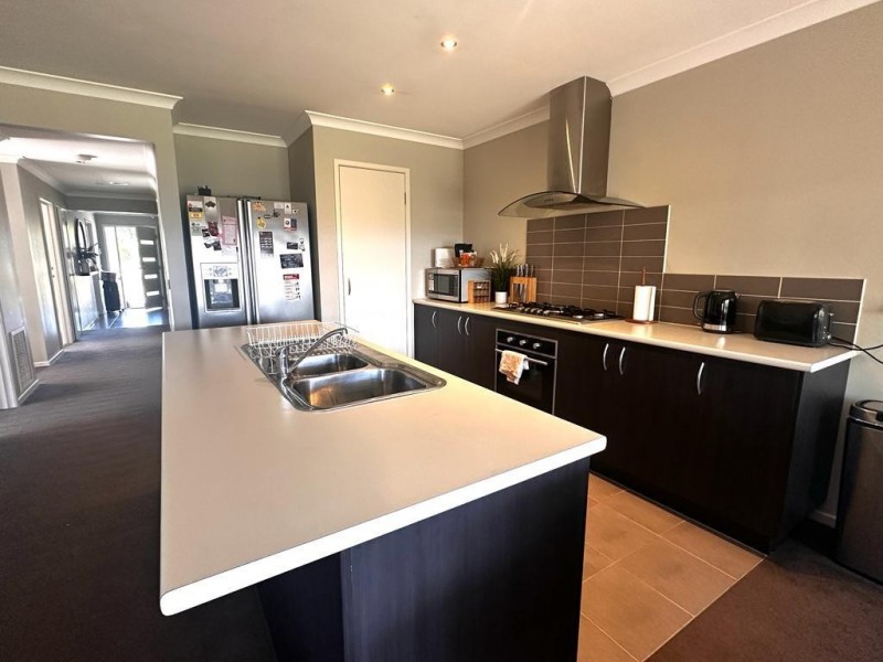 66 Gregson Grove, Lyndhurst VIC 3975