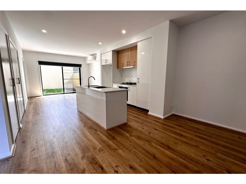 14 Tanzanite Court, Berwick VIC 3806