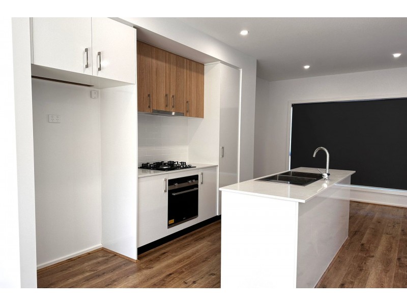 14 Tanzanite Court, Berwick VIC 3806