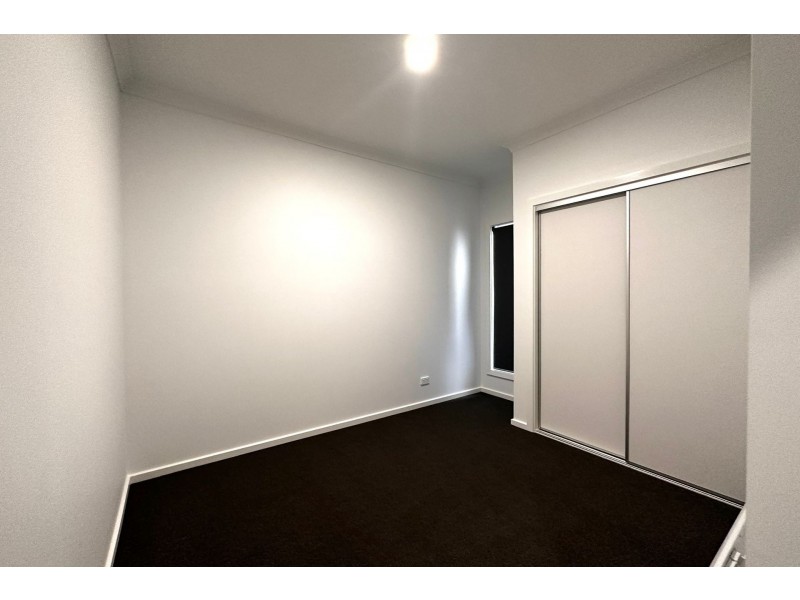 14 Tanzanite Court, Berwick VIC 3806