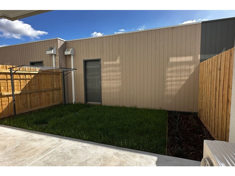 14 Tanzanite Court, Berwick VIC 3806