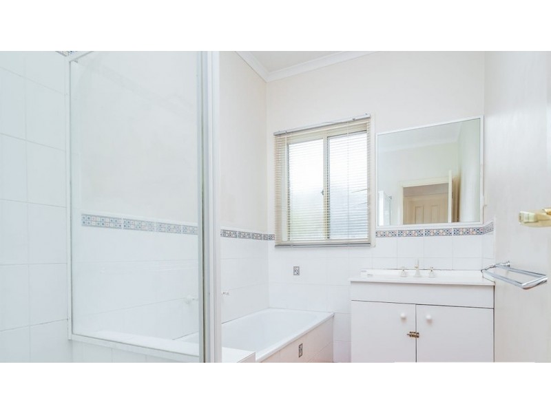 40 Cato Parkway, Lynbrook VIC 3975