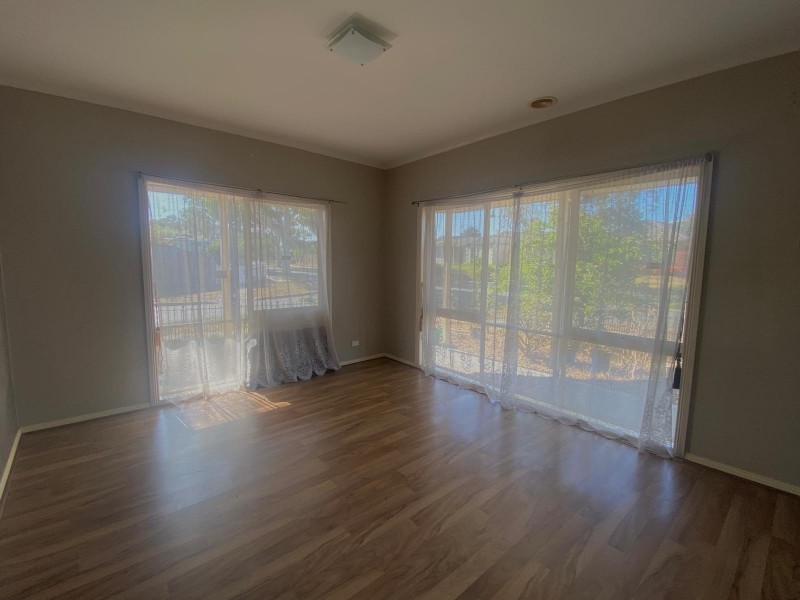 40 Cato Parkway, Lynbrook VIC 3975