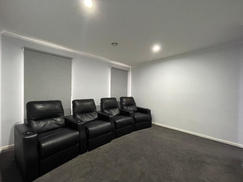 29 Summerhill Drive, Pakenham VIC 3810