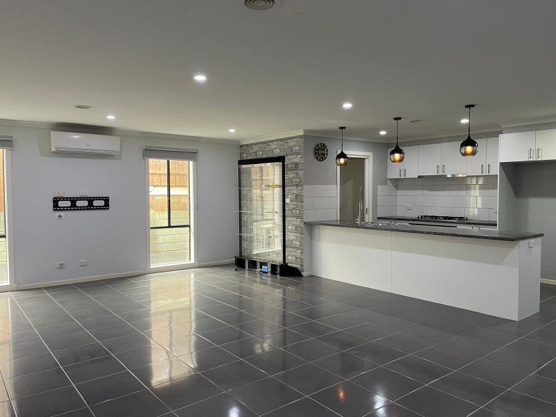 29 Summerhill Drive, Pakenham VIC 3810